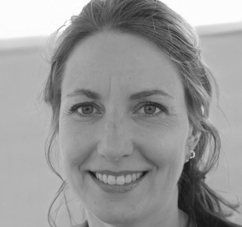 Kathrin Weber, Corporate Finance Analystin